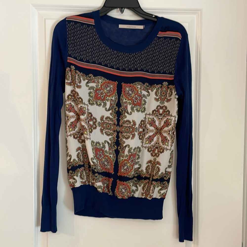 Lightweight sweater